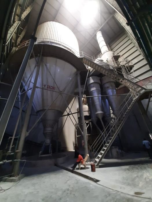 Spray dryer turning slip into press powder